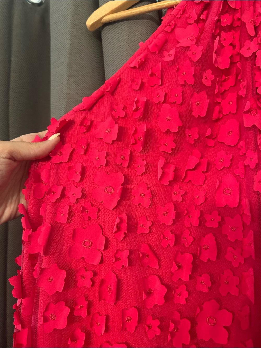 Eva Franco Pink Halter A-Line Shift Dress with 3D Floral Appliqués - Picture 4 of 5